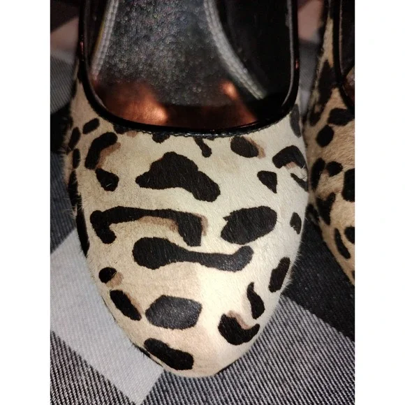White House Black Market Animal Print‎ Calf Hair Fur Heels Pumps Shoes 7M - Picture 3 of 9